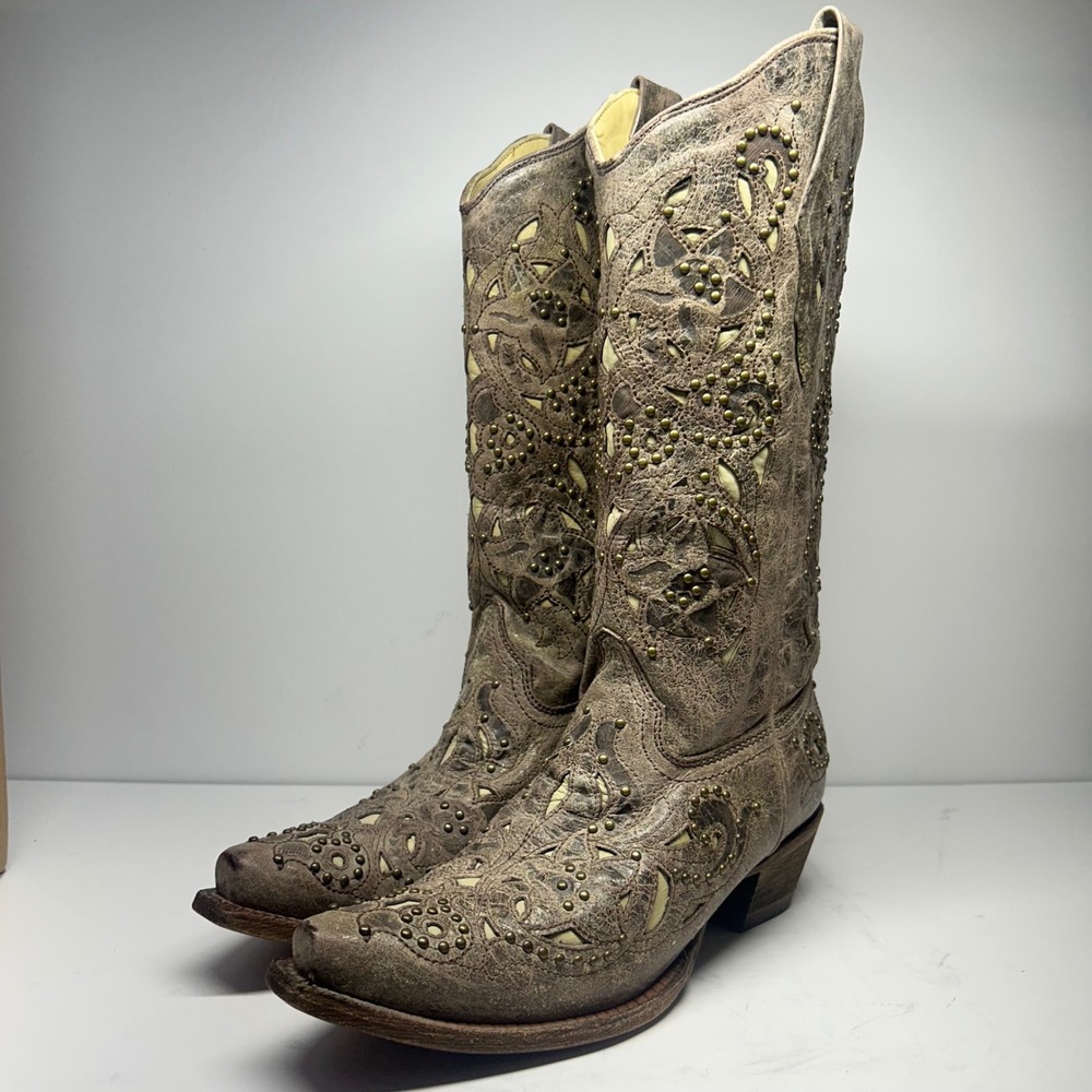 Corral Vintage Boots Brown Leather Floral Cutout Studded Women 7.5 M A1098